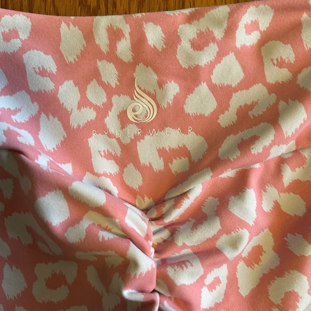 *RYDERWEAR* Pink x White Leopard Print Leggings Size Small